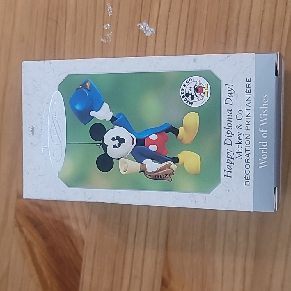 Hallmark 2000 "Happy Diploma Day" ornament